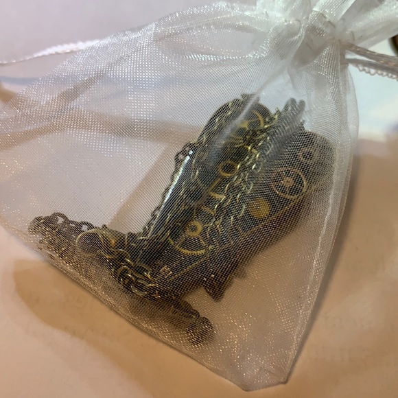 Real vintage Watch gears Heart Necklace - Picture 9 of 9